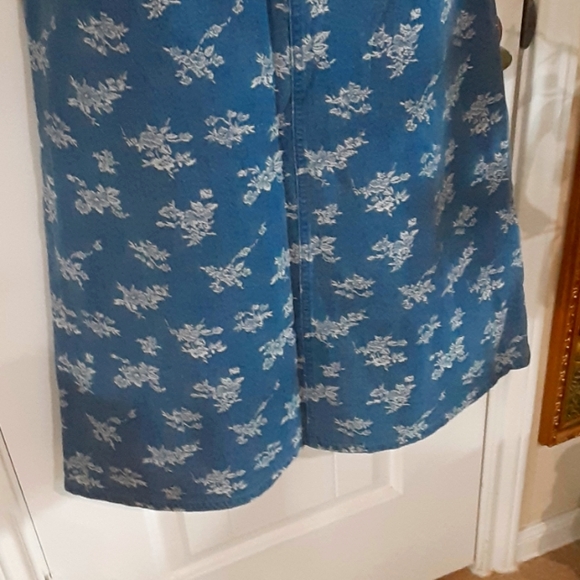 Liz Claiborne Company (Crazy Horse) Floral, Maxi, Chambray Skirt 8P - Picture 6 of 9